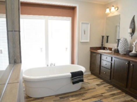 Luxury bathroom in MH Advantage manufactured home